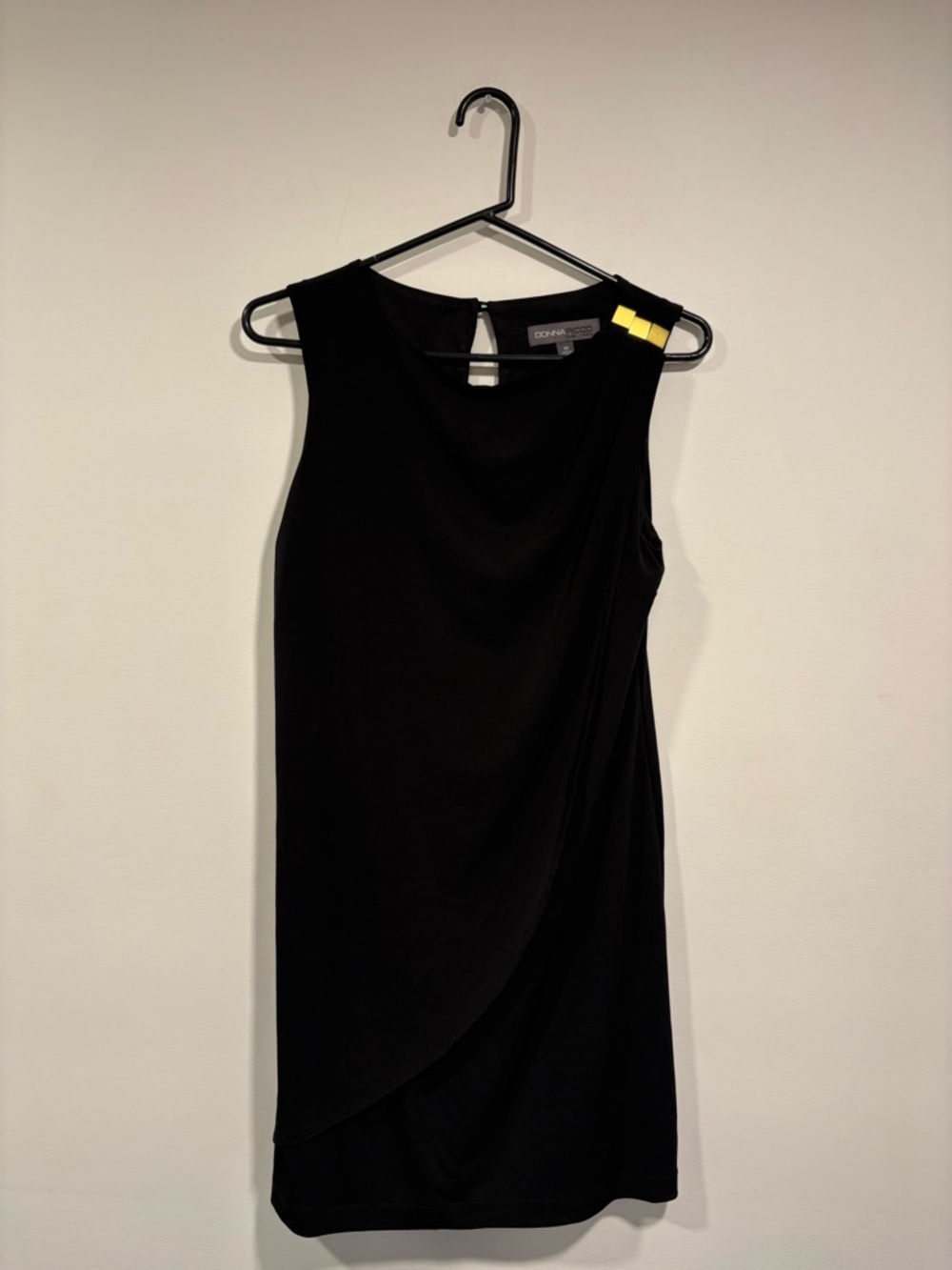 Donna Ricco Women's Sleeveless Draped Mini Dress With Gold Detail Size  10